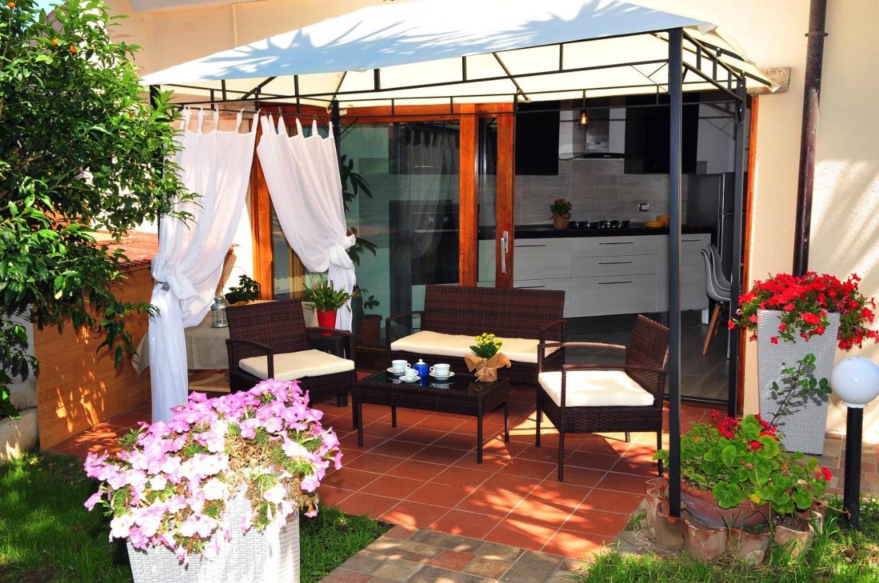 Brezza Di Mare Acomodação com café da manhã San Teodoro  Exterior foto